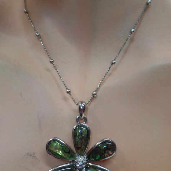 Lia Sophia Pendant & 18" Beaded Necklace Silvertone & Abalone Type Flower - Picture 5 of 12